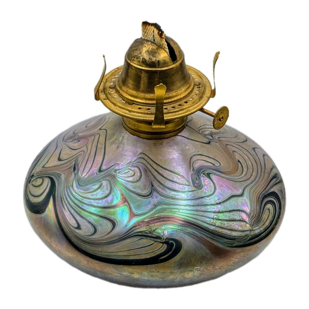 Large Hartman Iridescent Pulled Feather Swirl Art Glass Oil Lamp 1976 Hawaii